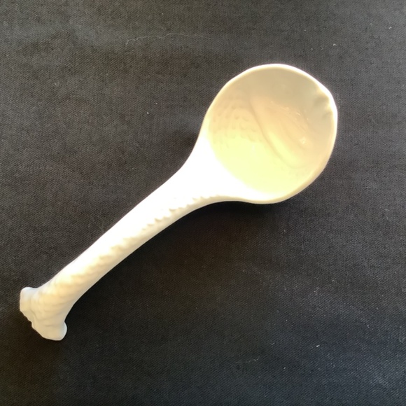 Fish Soup Tureen W/ Ladle Portugal - Picture 10 of 11